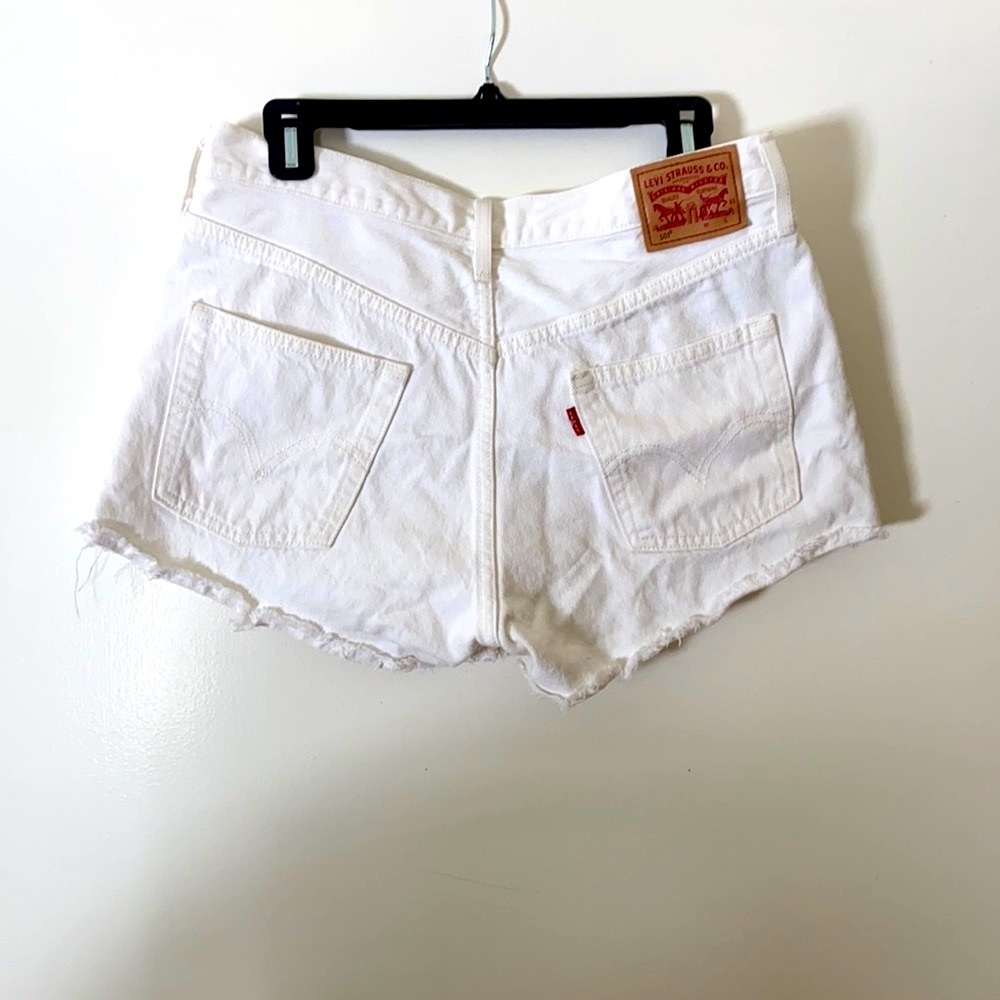 White Levi’s Jean Shorts